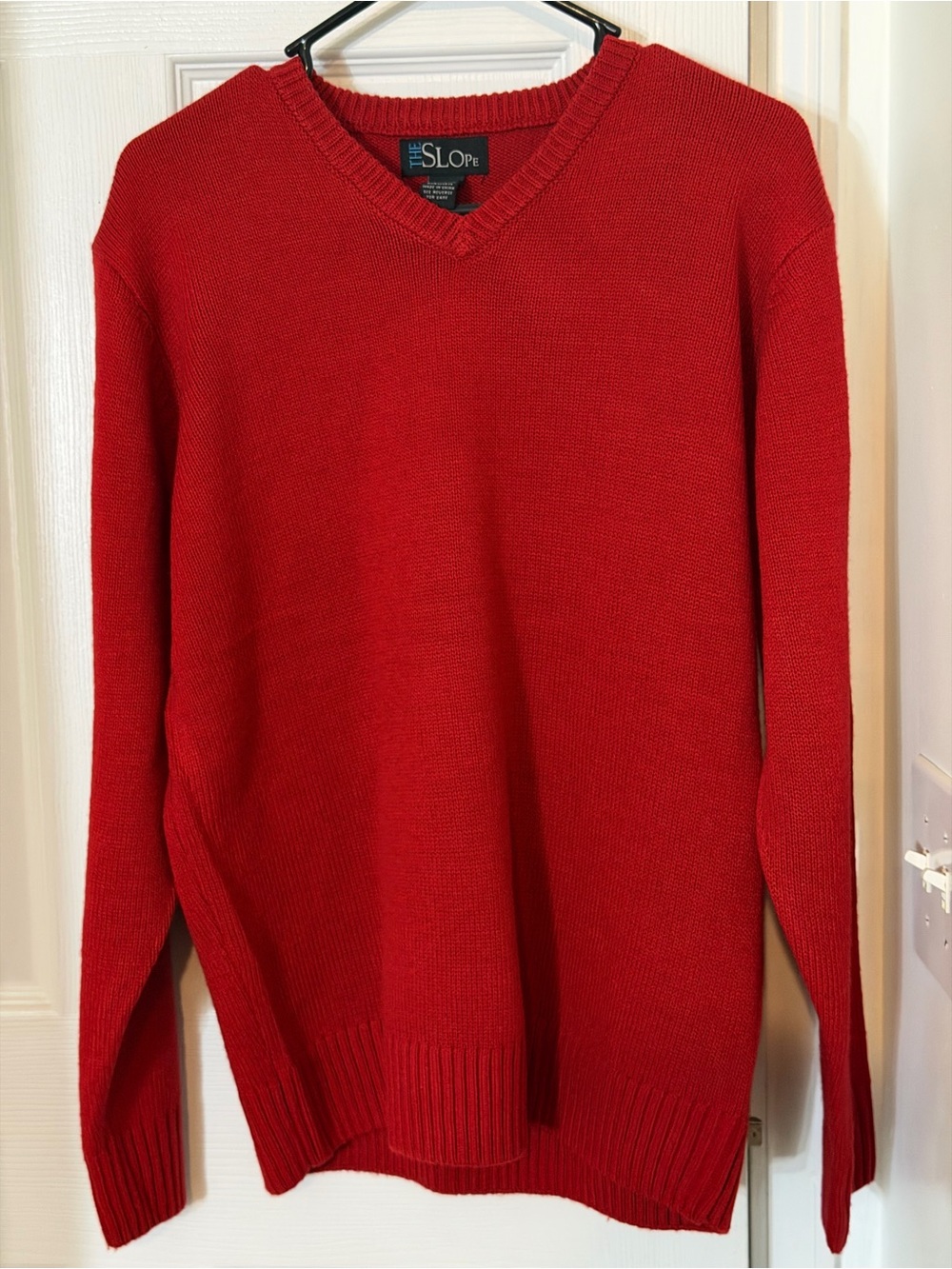 The Slope Men’s Crimson V-Neck Sweater